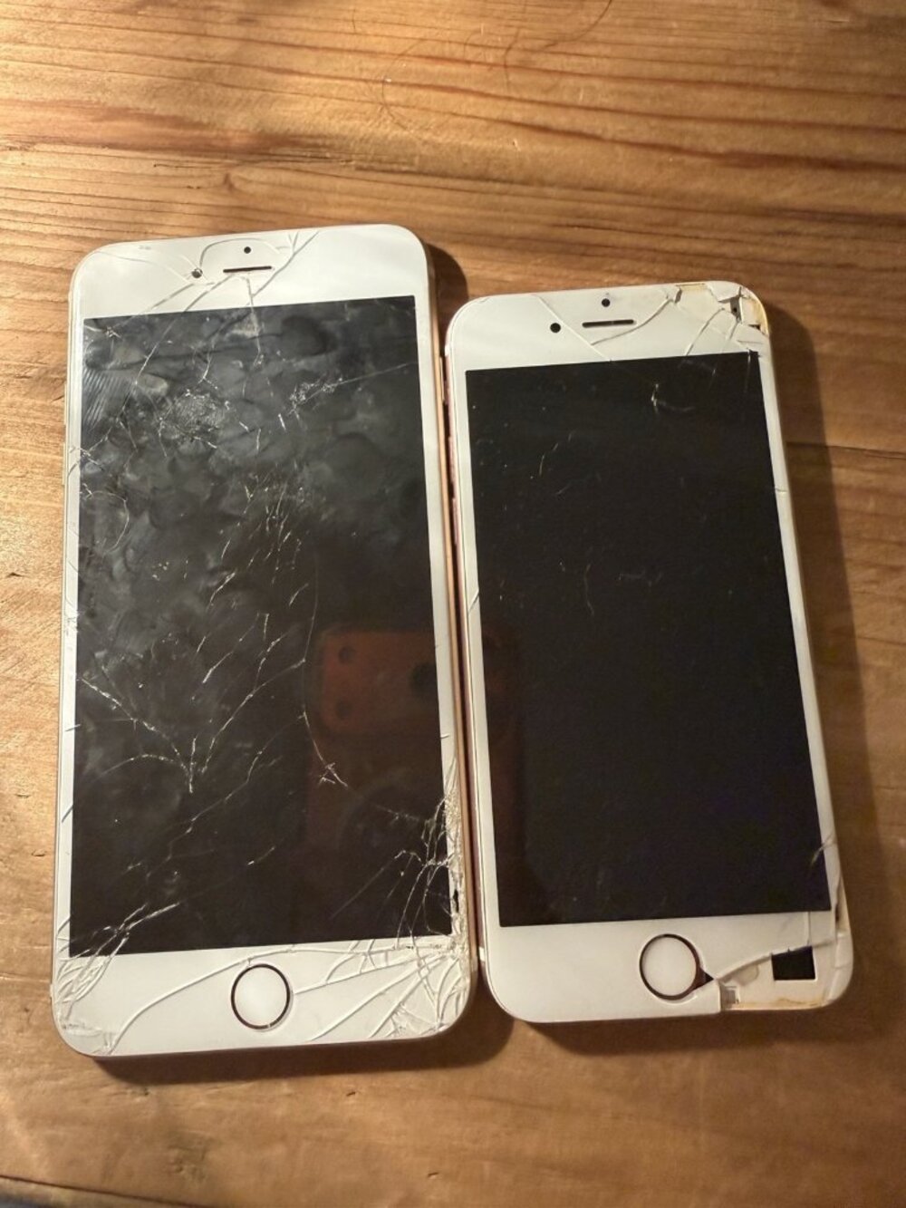 apple iphone 6s plus a1687 & iPhone S 1688 Parts  Or Repair Only
